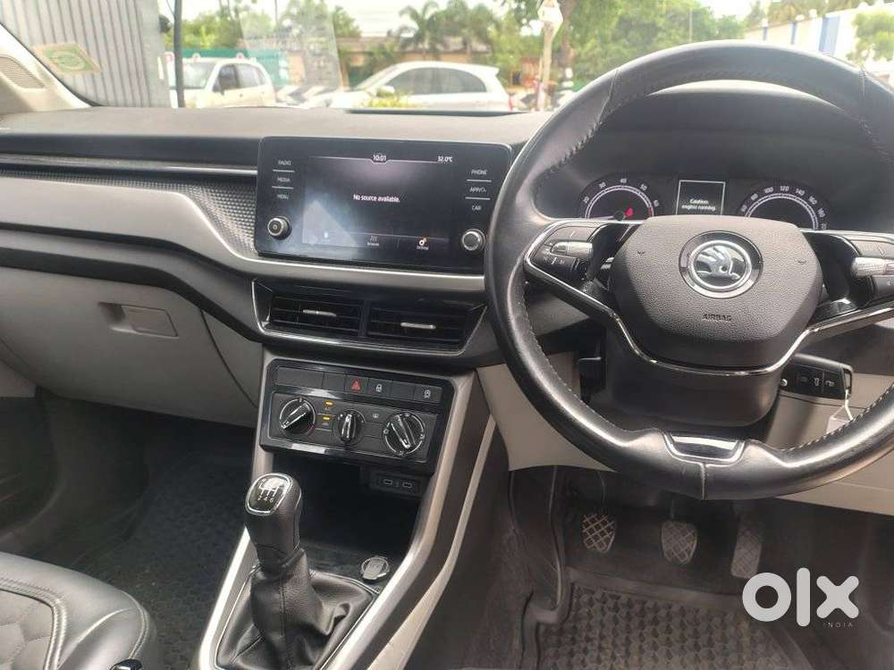 Skoda Kushaq 1.0 Tsi Ambition, 2022, Petrol