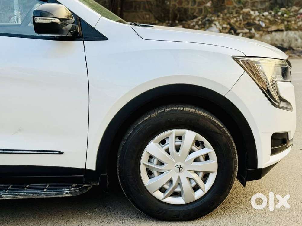 Mahindra Xuv700 2.0 Mx Petrol Mt 5 Str, 2023, Petrol