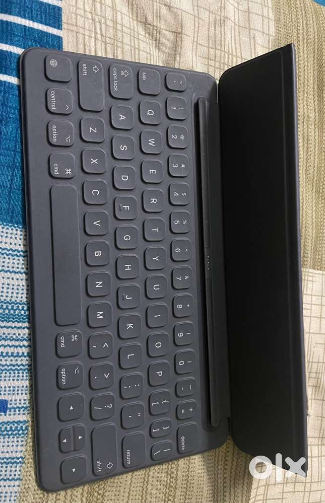 Original Apple Smart Keyboard for iPad Pro 10.5 Inch - Computer
