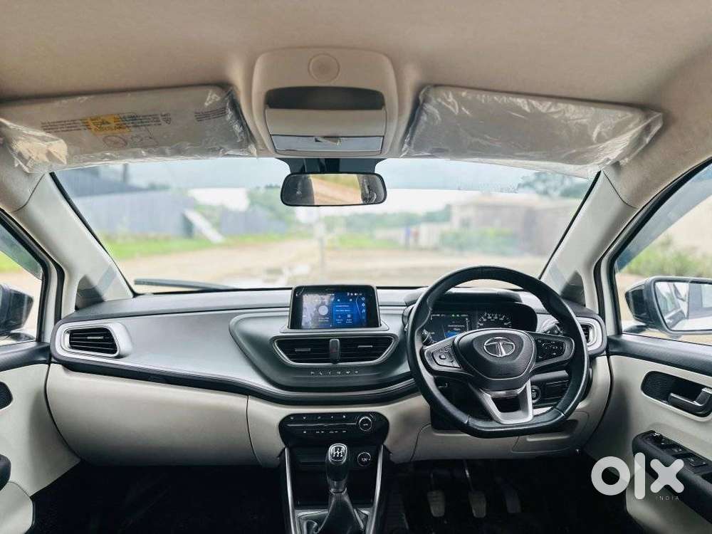Tata Altroz 1.2 Xt, 2023, Petrol