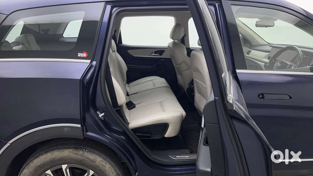 Mahindra Xuv700 2.2 Ax 7 Diesel At Luxury Pack Str, 2021, Diesel