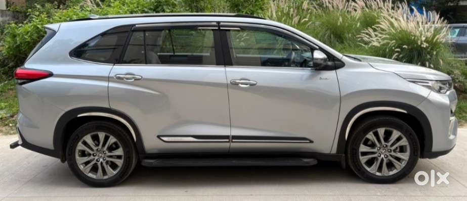 Toyota Innova Hycross 2.0 Zx Hybrid 7 Str, 2025, Petrol