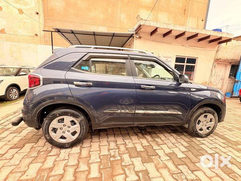 Hyundai Venue S 1.2 Petrol, 2022, Petrol