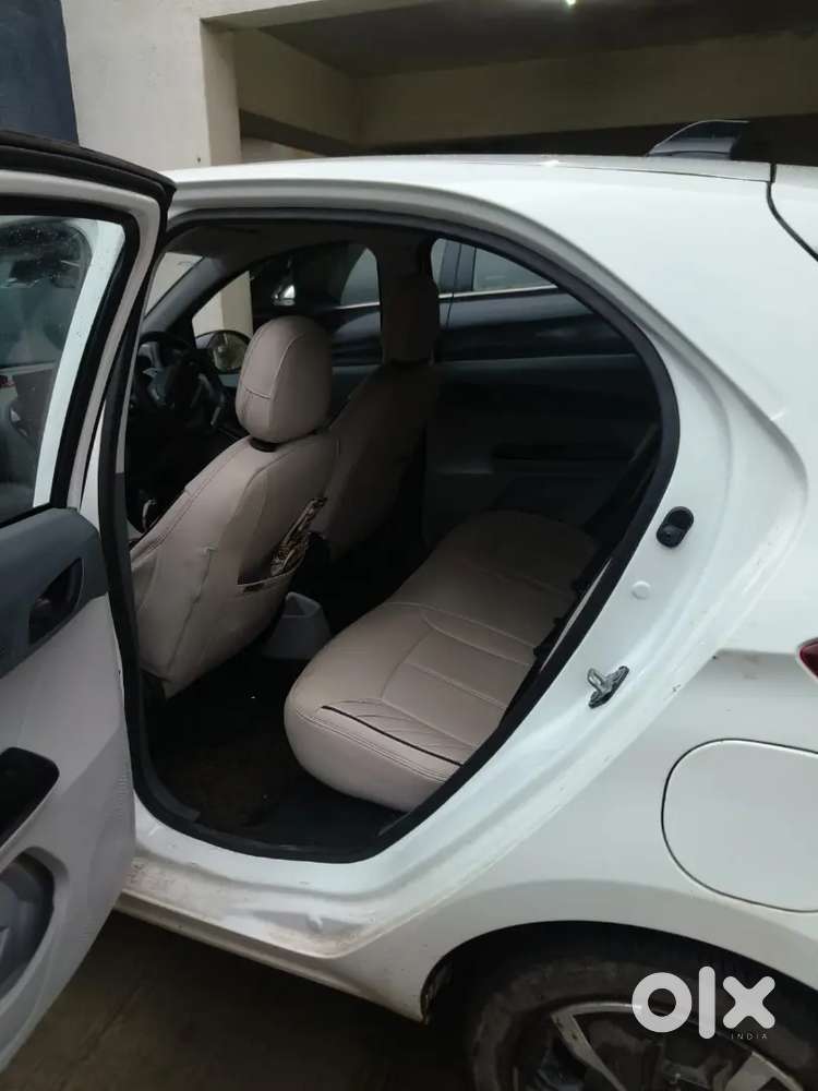 Tata Tiago 1.2 Revotron 2026 Petrol Automatic