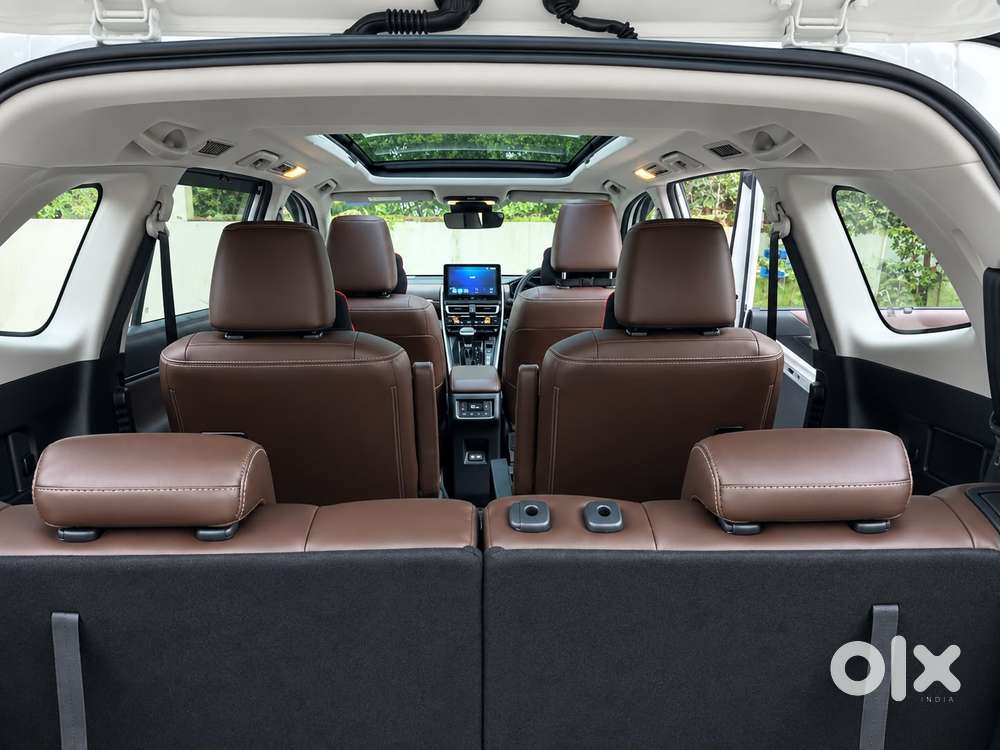 Toyota Innova Hycross 2.0 Zx (o) Hybrid 7 Str, 2025, Petrol