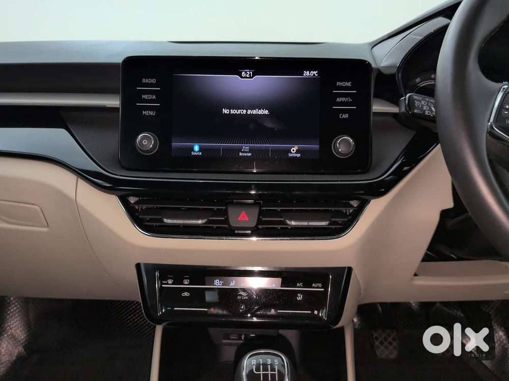 Skoda Slavia Ambition 1.0l Tsi Mt, 2023, Petrol