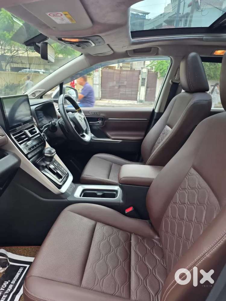 Toyota Innova Hycross 2.0 Zx Hybrid 7 Str, 2024, Petrol