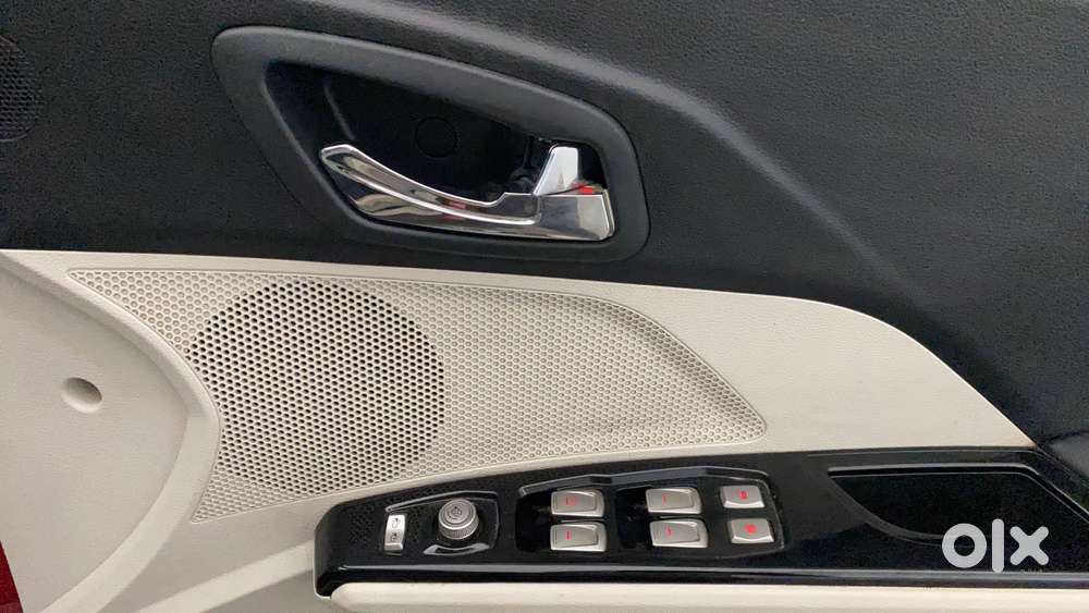 Mahindra Xuv300 W8 Amt Optional Diesel, 2023, Diesel