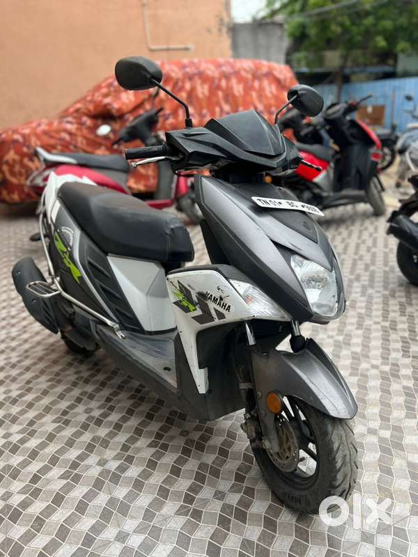 Yamaha Ray Zr ( loan facility available )