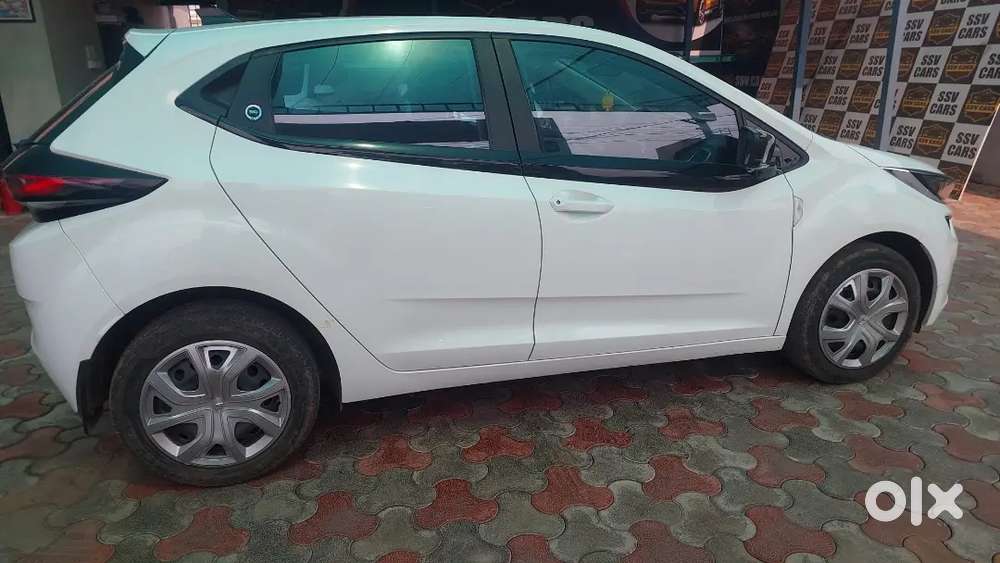 Tata Altroz 2023 Cng & Hybrids 18000 Km Driven