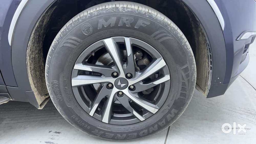 Mahindra Xuv700 2.2 Ax 5 Diesel Mt 7 Str, 2023, Diesel