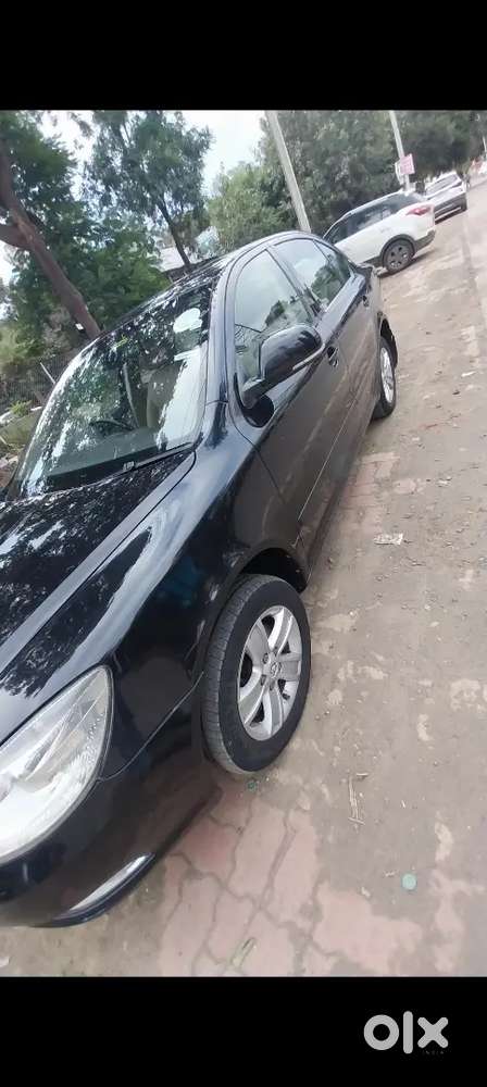 Skoda Laura 2.0 Ambiente 2011