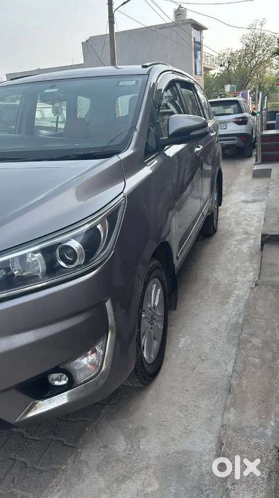 Toyota Innova Crysta 2017 Diesel 150000 Km Driven