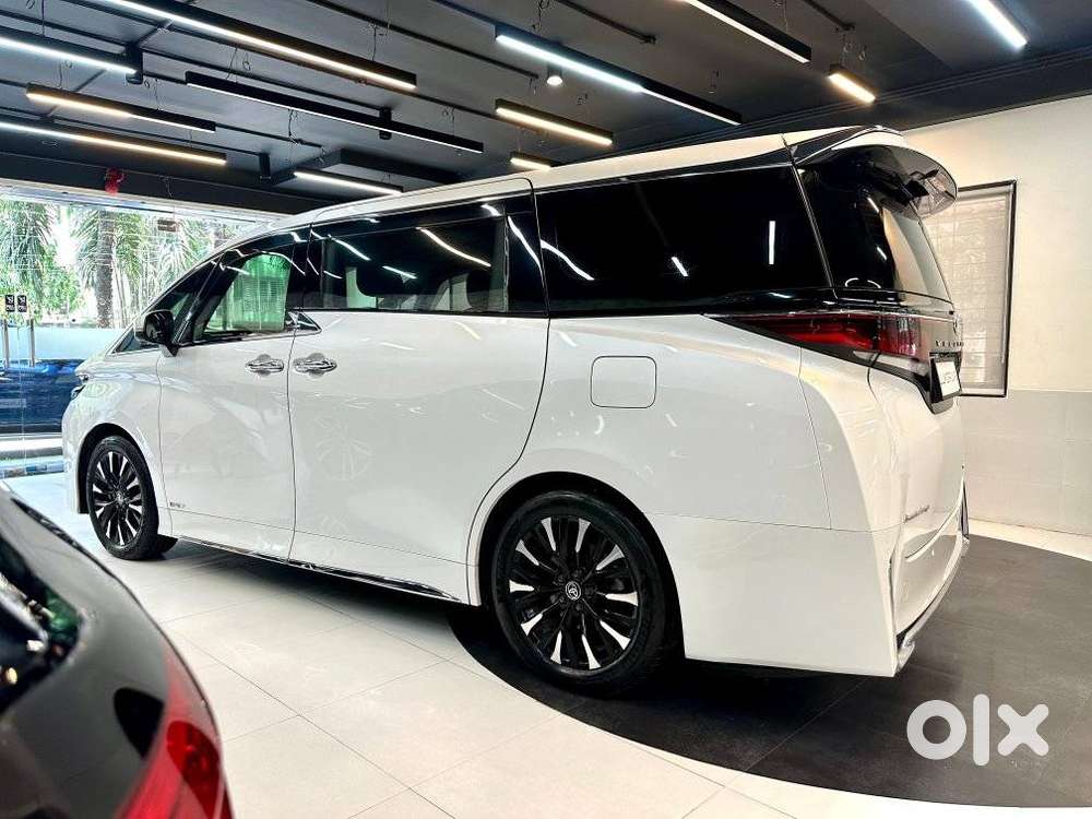 Toyota Vellfire Vip – Executive Lounge, 2024, Petrol
