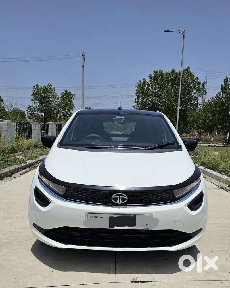 Tata Altroz Diesel 2023 Car Well Maintained Showroom. Track