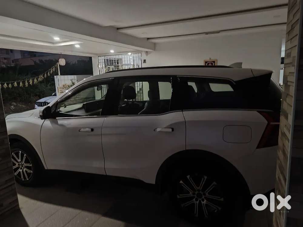 Mahindra Xuv700 2023 Diesel 100000 Km Driven
