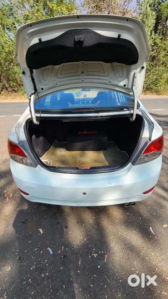 Hyundai Verna 2011 Petrol 95000 Km Driven