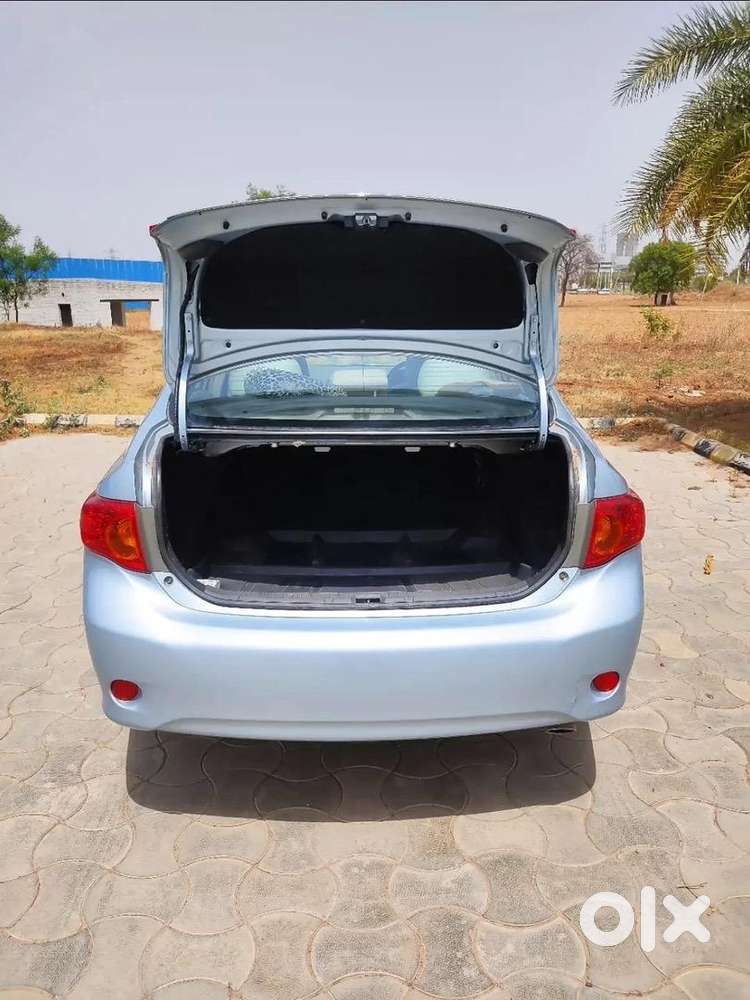 Toyota Corolla Altis 2011 Petrol