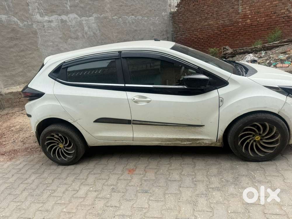 Tata Altroz Petrol 2020
