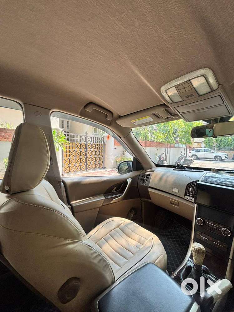 7 Seater Xuv 500 , White , Excellent Condition