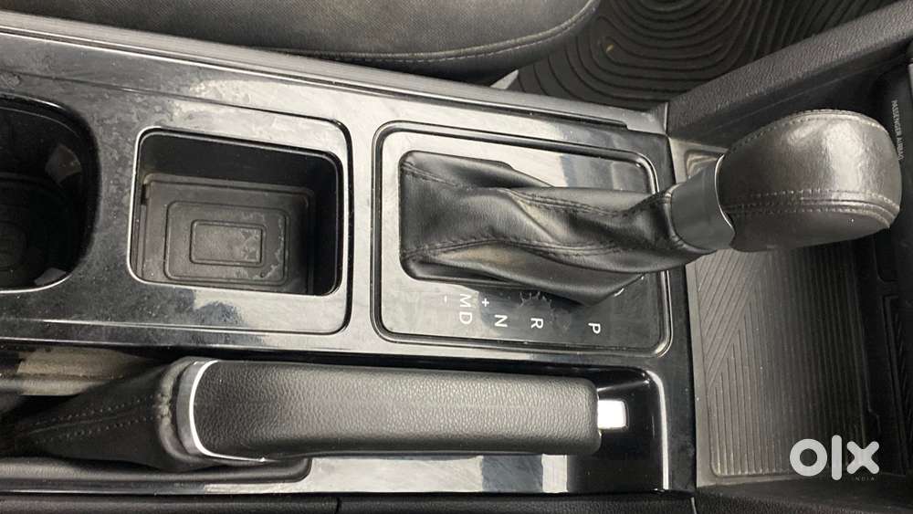 Mahindra Xuv700 2.0 Ax 5 Petrol At Str, 2023, Petrol