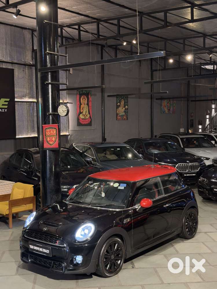 Mini Cooper 3 Door John Works, 2017, Petrol