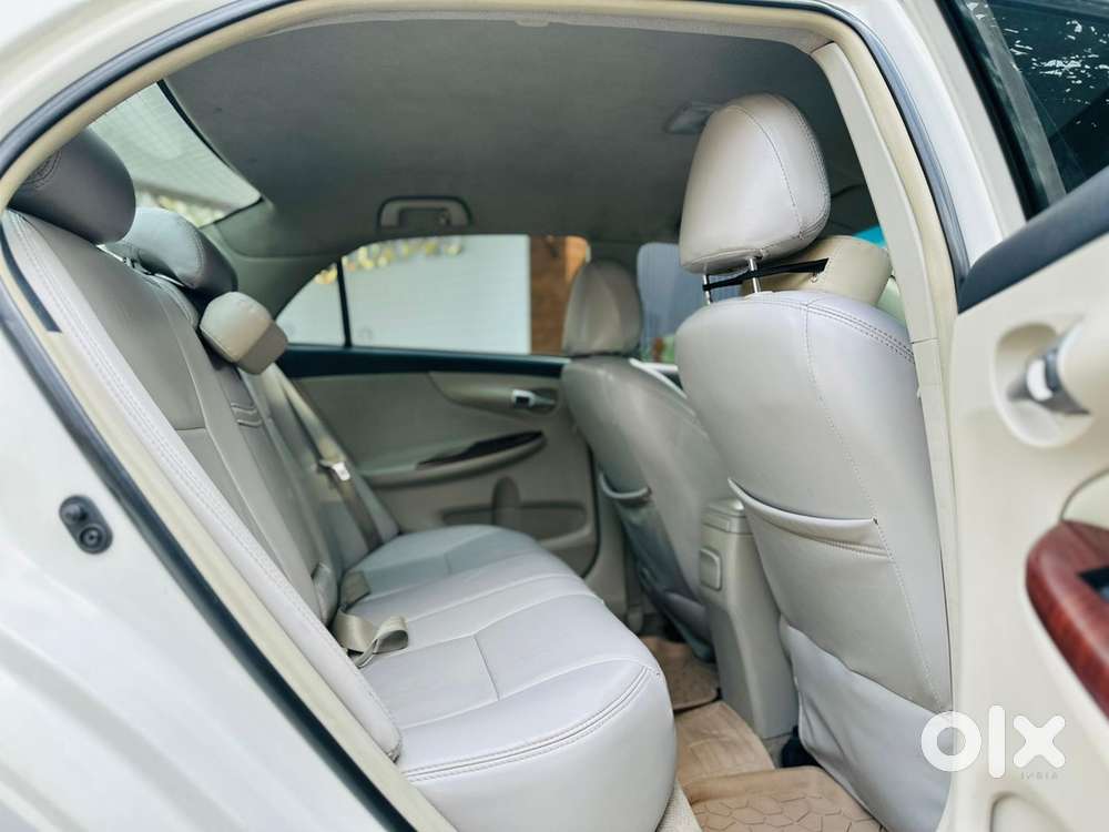 Toyota Corolla Altis 2011