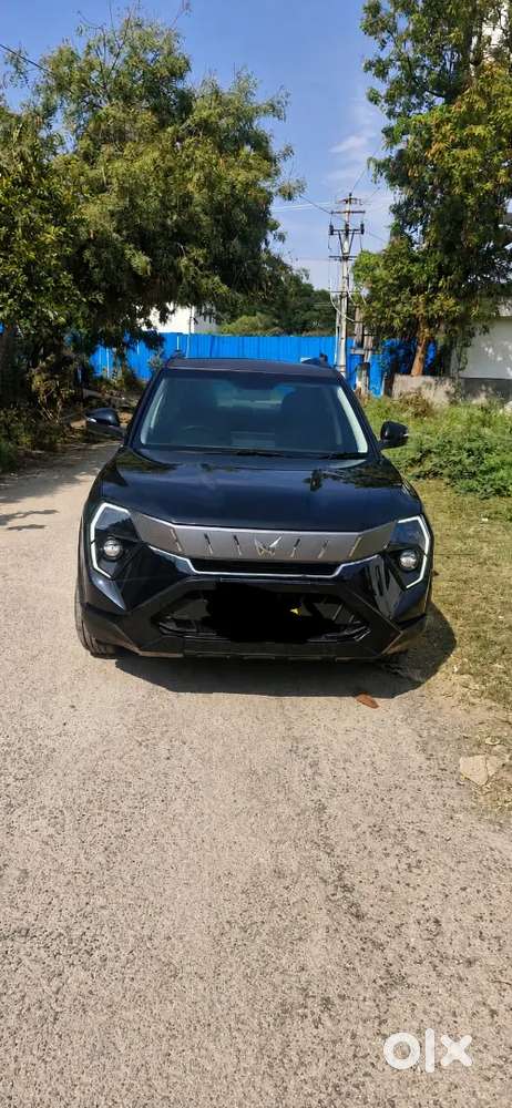 Mahindra Xuv 3xo Revx A At 2025 Petrol 4000 Km Driven