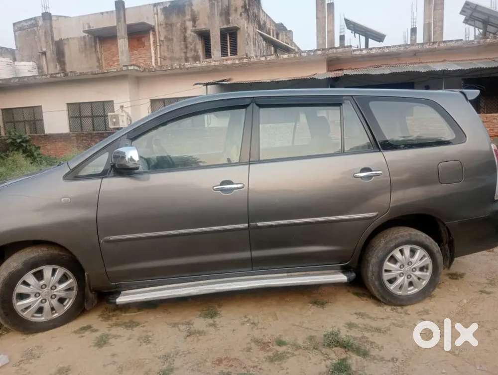 Toyota Innova 2011 Diesel 7 Str