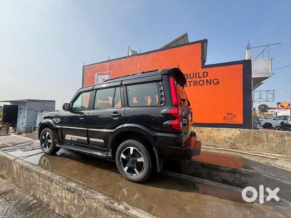 Mahindra Scorpio Classic 2023