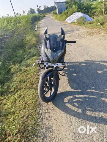 Pulsar 220 bike new tyres new battery good quality good engine