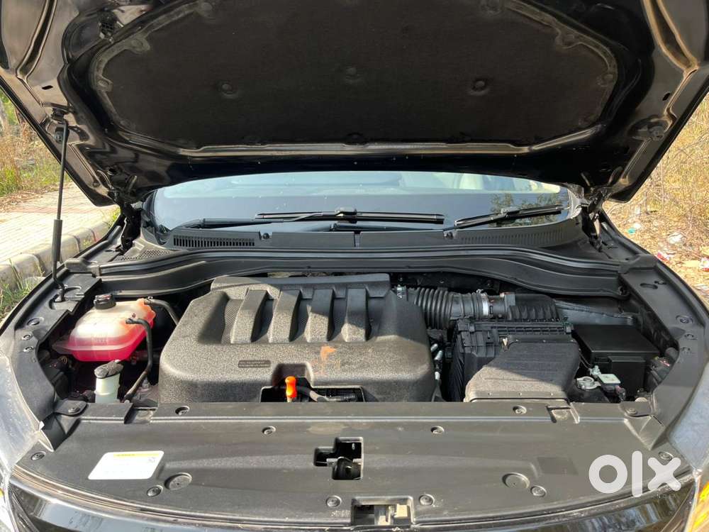 Mahindra Xuv700 2.0 Ax 7 Petrol Mt Str, 2024, Petrol