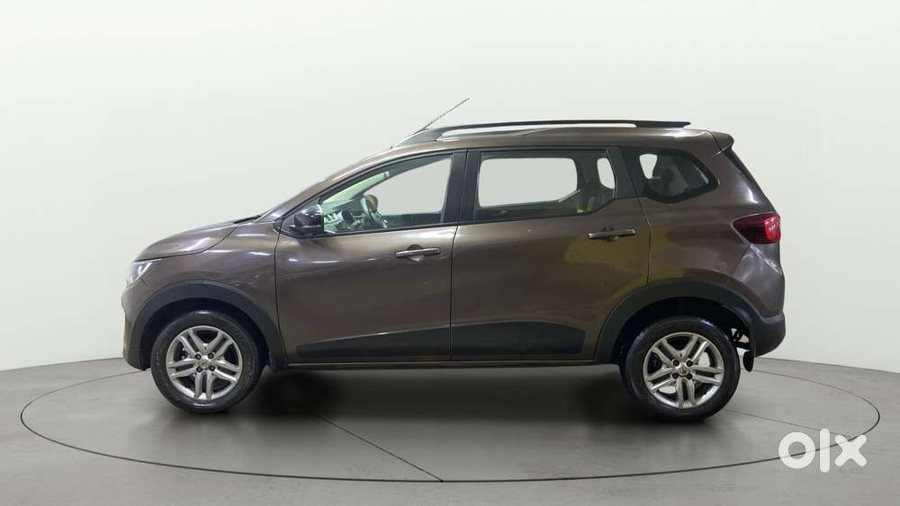 Renault Triber Rxz, 2022, Petrol