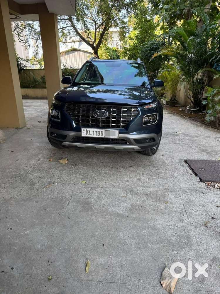 Hyundai Venue 2019 Petrol Well Maintained, Under Extended Warranty