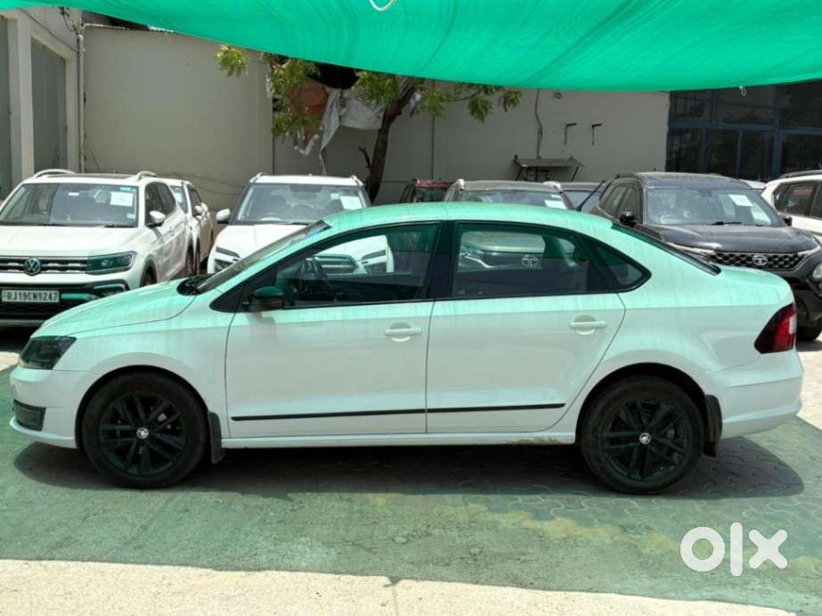 Skoda Rapid 1.0 Ambition Tsi At, 2021, Petrol