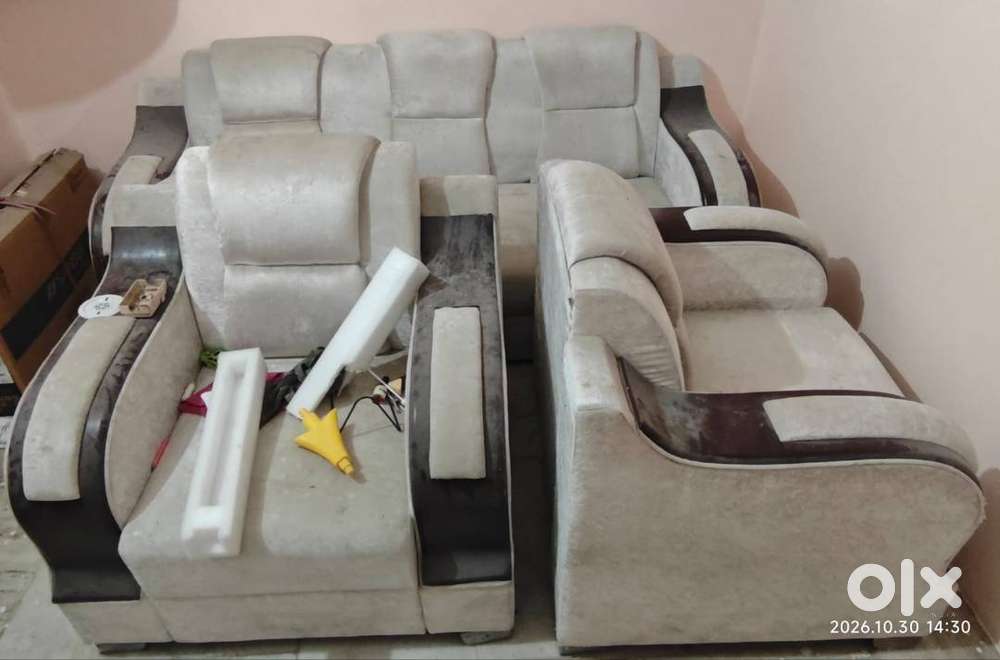 Limited deal 5 Seater Sofa Set with Matching Glass Top Center Table