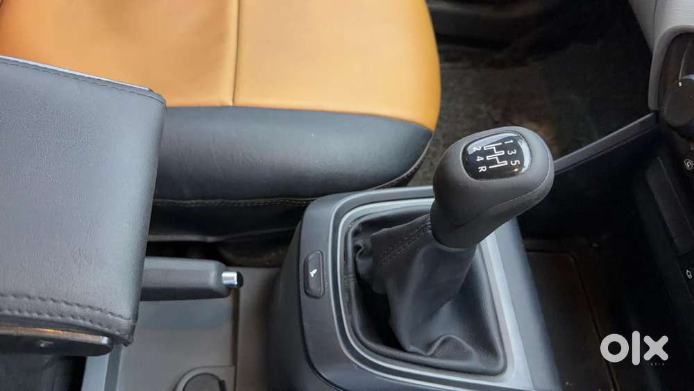 Tata Altroz 1.2 Xe, 2021, Petrol