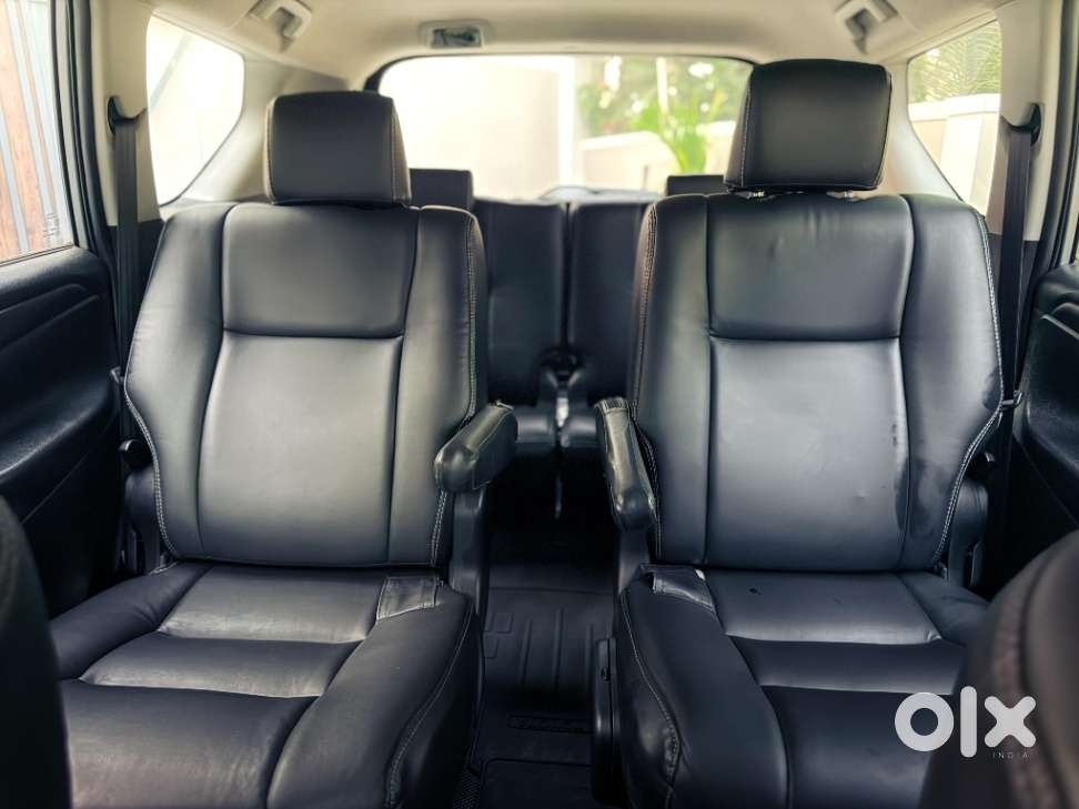 Toyota Innova Crysta [2020-ongoing] 2.4 Gx At 7 Str, 2022, Diesel