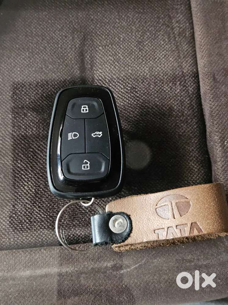 Tata Altroz Xt 1.2 , Bs6 , Petrol Manual  1st Owner  32,000 Km