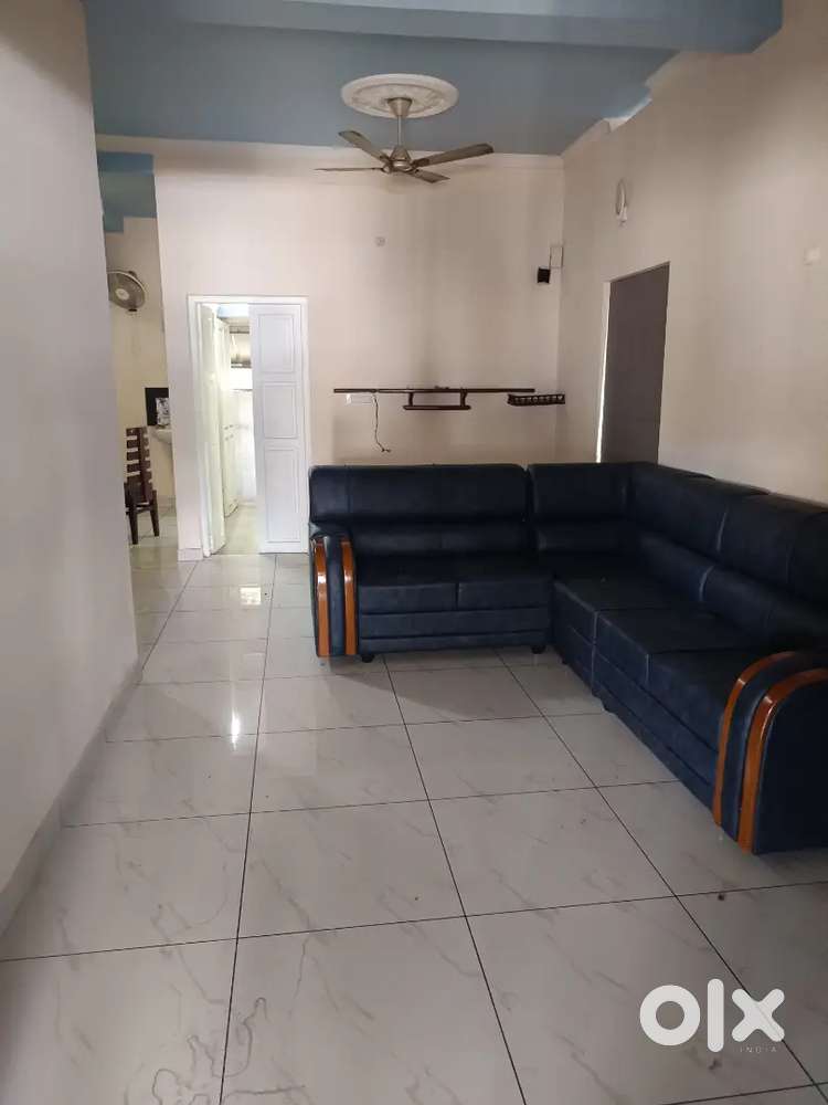 4BHK+
