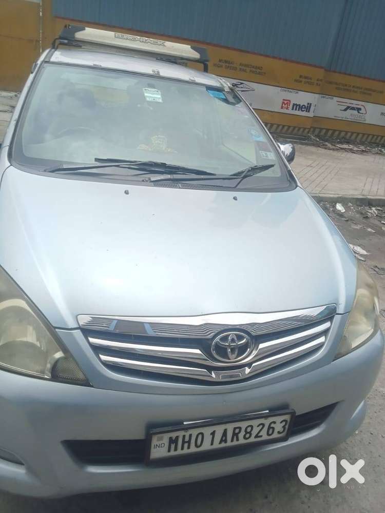 Toyota Innova 2.0 V 2010