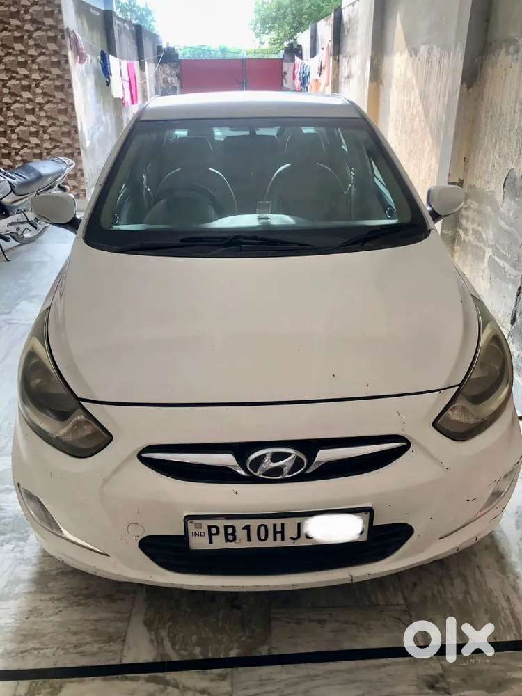 Hyundai Fluidic Verna 2015