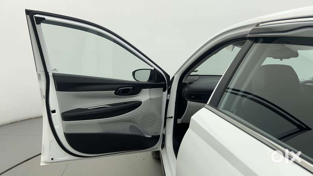 Hyundai New I20 1.2 Asta (o) Ivt, 2024, Petrol