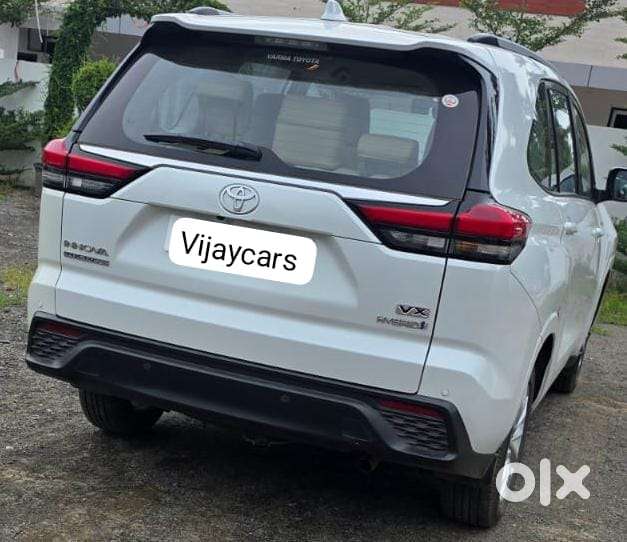 Toyota Innova Hycross 2.0 Vx Hybrid 7 Str, 2023, Petrol