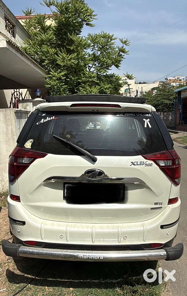 2021 Mahindra Xuv500 W11 (o) At  Pearl White Mint Condition