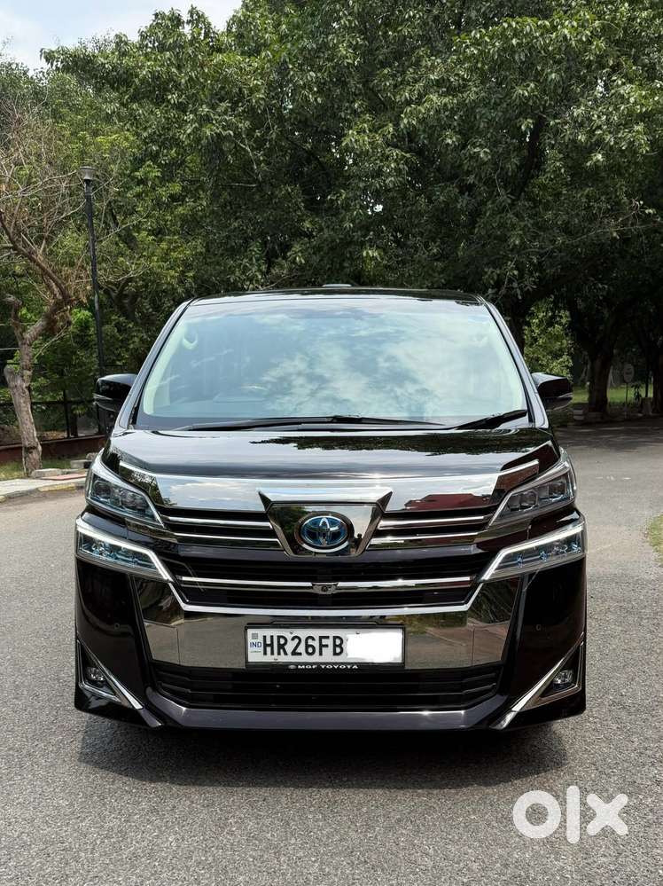 Toyota Vellfire Vip – Executive Lounge, 2023, Cng & Hybrids