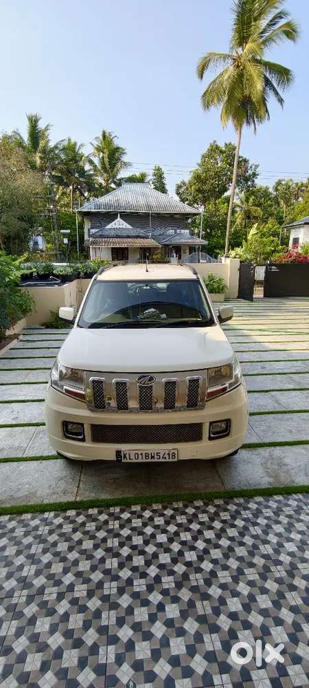 Mahindra Tuv 300 2016 Automatic Diesel Well Maintained Top Model