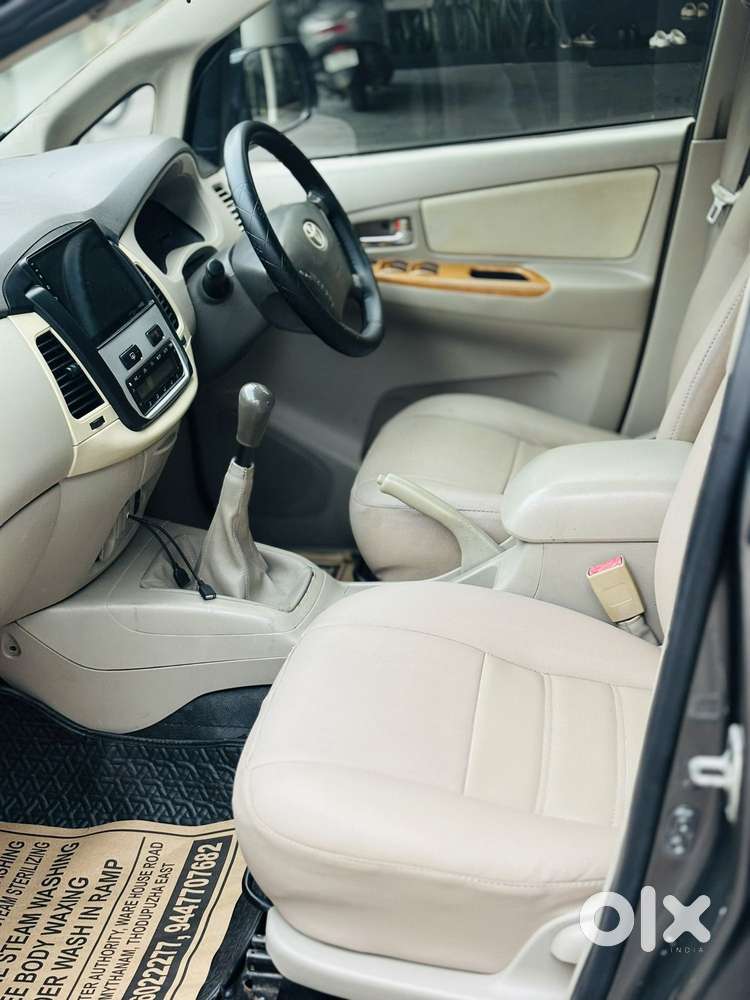 Toyota Innova 2.5 V 7 Str, 2011, Diesel