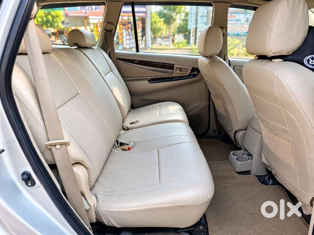 Toyota Innova 2.5 G (diesel) 8 Seater Bs Iv, 2013, Diesel
