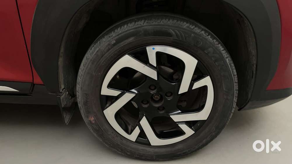 Nissan Magnite 1.0 Xv Premium, 2021, Petrol